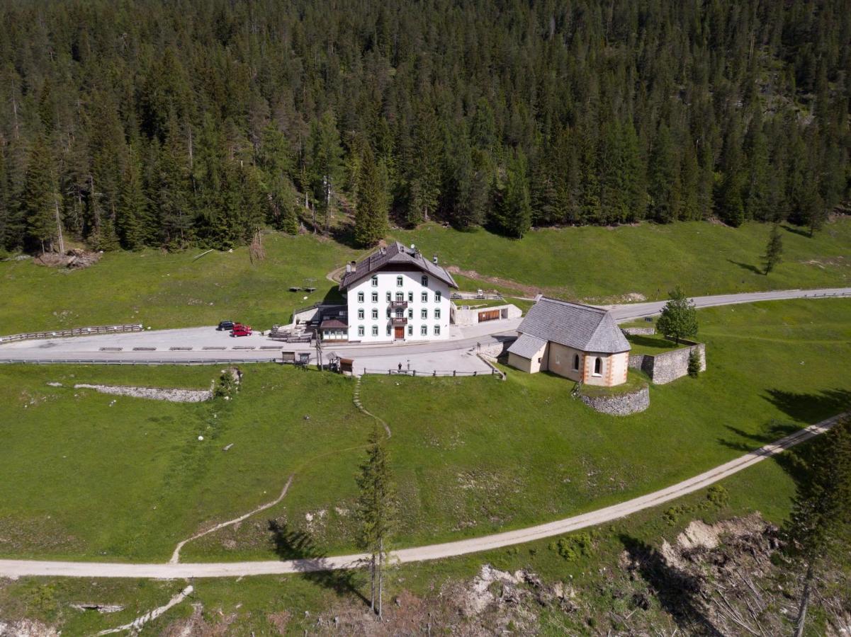 Hotel Ristorante Rifugio Ospitale Cortina dʼAmpezzo Esterno foto