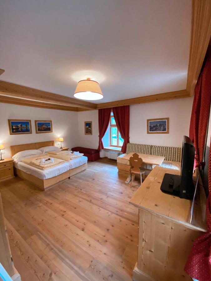 Hotel Ristorante Rifugio Ospitale Cortina dʼAmpezzo Esterno foto