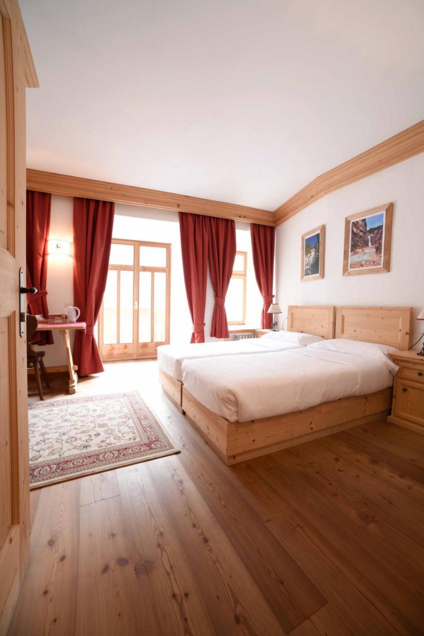 Hotel Ristorante Rifugio Ospitale Cortina dʼAmpezzo Esterno foto